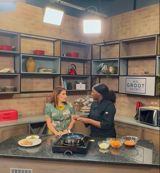 Chef Pinky Tshabalala of SA Harvest joins kykNET’s Die GROOT Ontbyt to showcase a live cooking demo using rescued ingredients for Stop Food Waste Day.